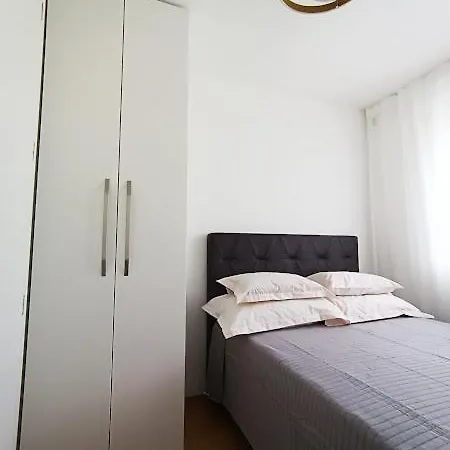 Teal Apartment-free Garage Parking Апартаменти Задар
