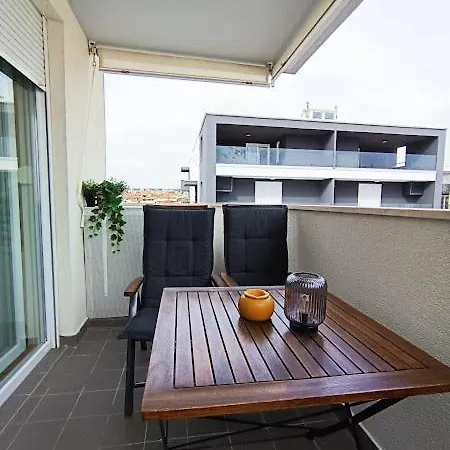 Teal Apartment-free Garage Parking Apartament *