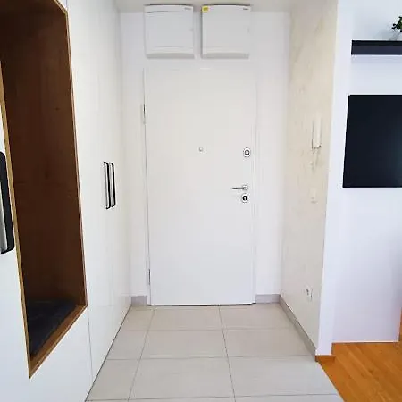 Teal Apartment-free Garage Parking Apartment *